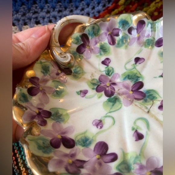 Repaired Vintage Purple and Green Floral Handled Plate - Picture 11 of 14